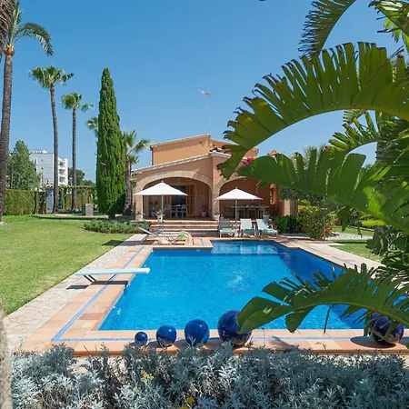 Mulholland - With Private Pool *